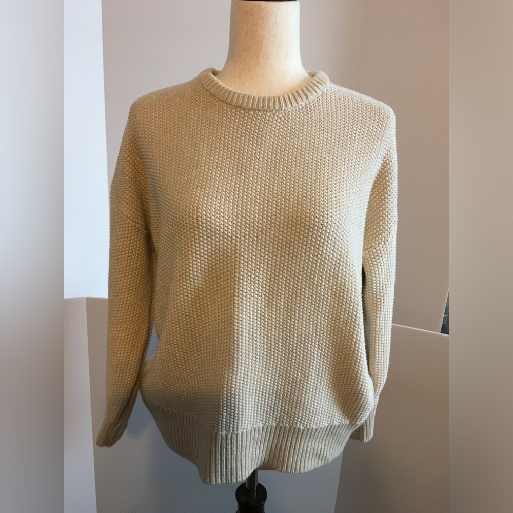 NWOT Old Navy Classic Crewneck Knit Sweater in Cream